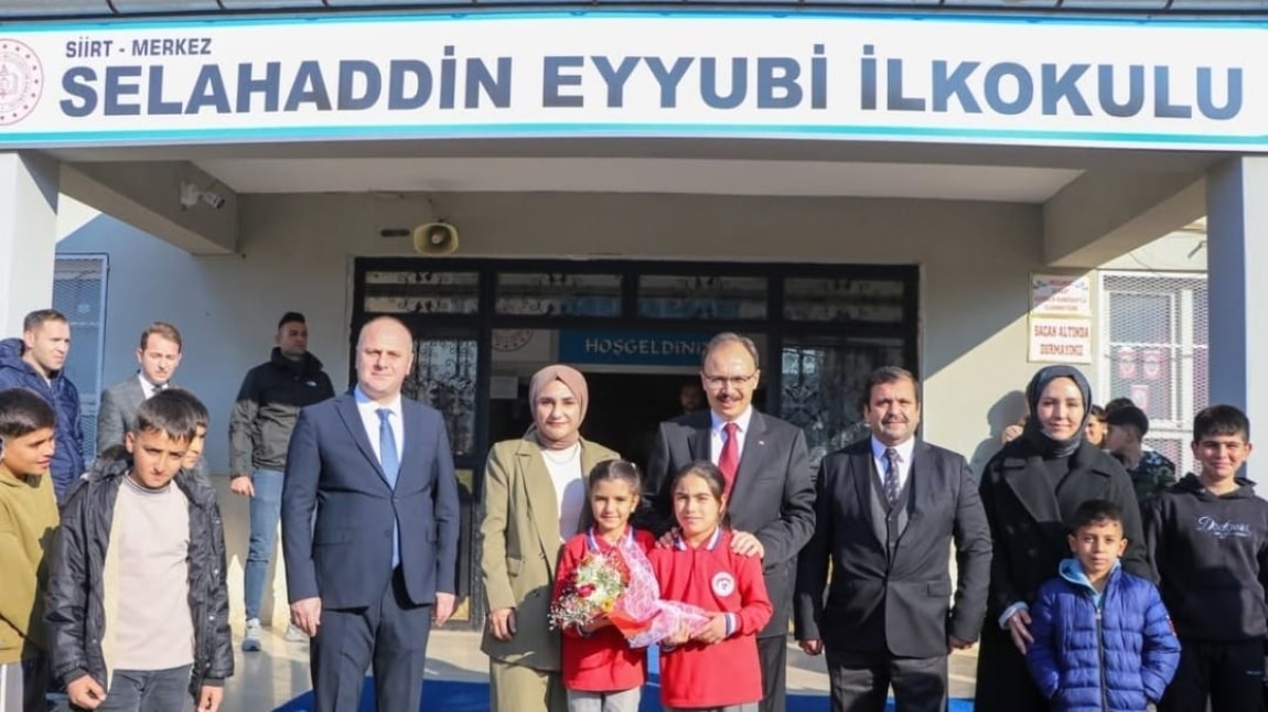 BİRİNCİ DÖNEM KARNE DAĞITIM TÖRENİ NE SAYIN VALİMİZ Dr KEMAL KIZILYAKAYA OKULUMUZU TEŞRİF ETMİŞLERDİR.